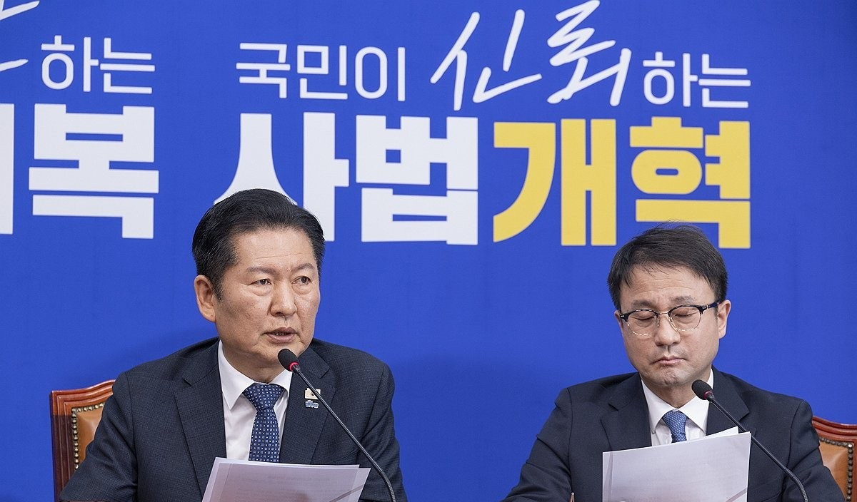 최고위원회의에서 발언하는 정청래 대표(사진=연합뉴스)