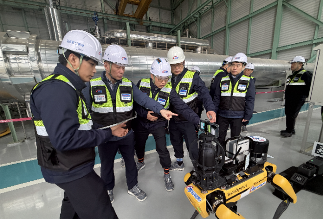 서부발전, 김포발전본부에 AI 자율점검 로봇 도입