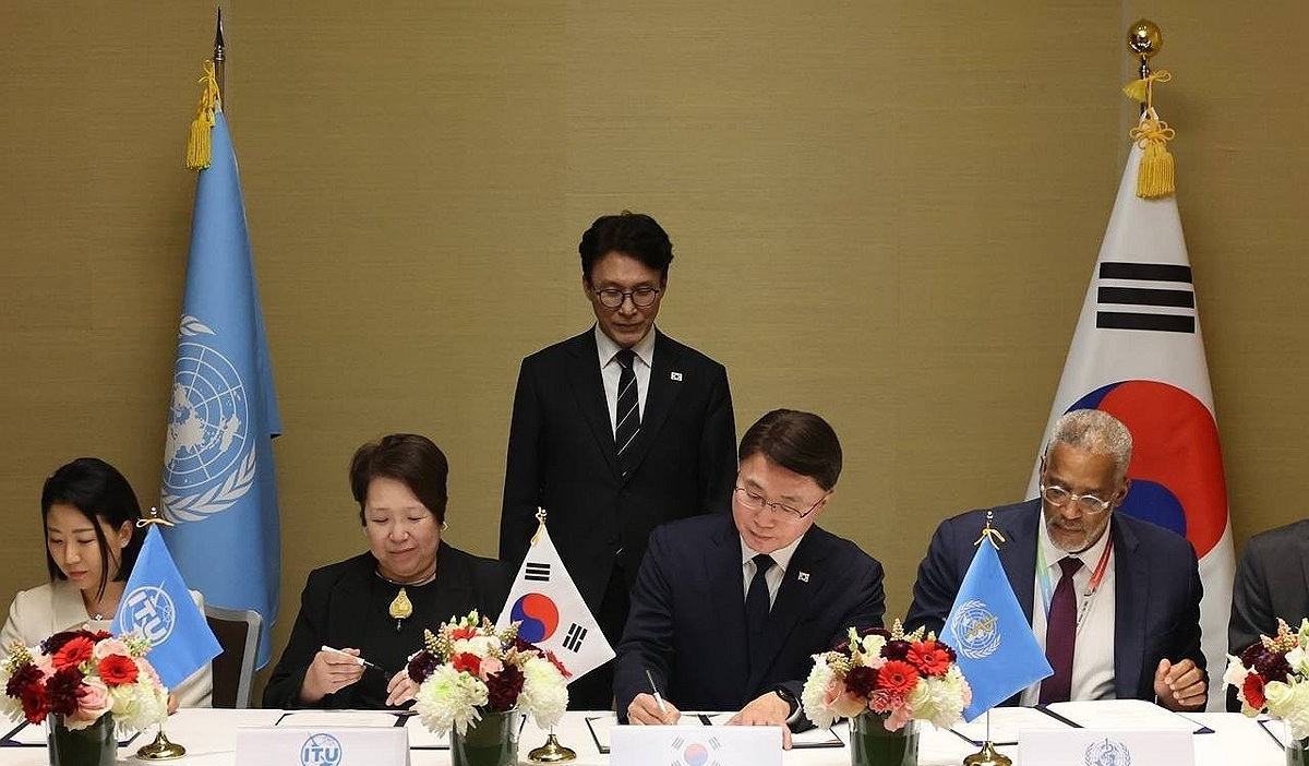 '글로벌 AI 허브' 협력의향서 서명식(사진=연합뉴스)