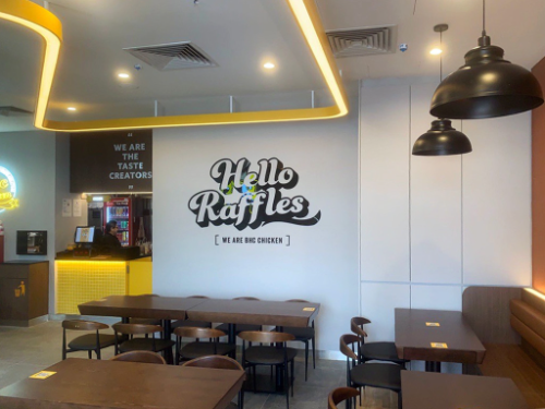 bhc 싱가포르 5호점 개점 및 신규 메뉴 출시