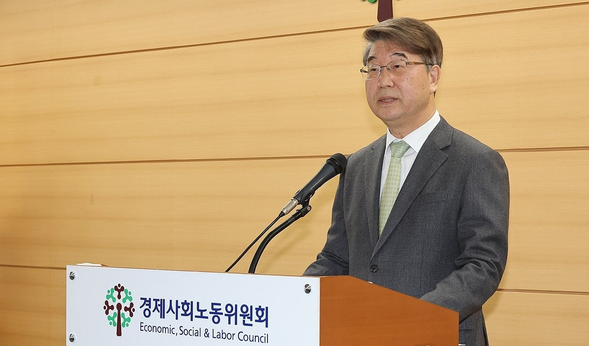 새 정부 제1기 경사노위 출범 브리핑하는 김지형 위원장(사진=연합뉴스)
