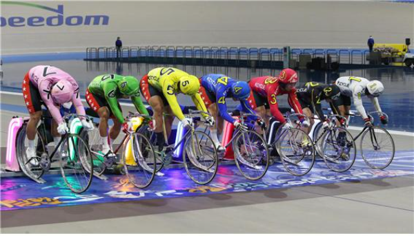 특선급 선수들이 경주를 시작하기 위해 출발대 위에 서있다. (사진=국민체육진흥공단)