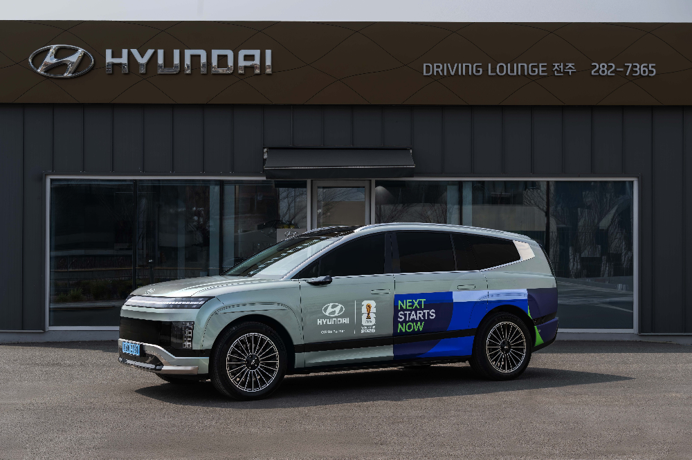 FIFA 월드컵 2026™ 기념 랩핑한 아이오닉 9.(사진=현대자동차)