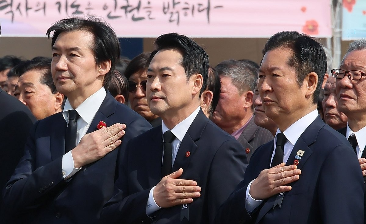 국기에 경례하는 정청래-장동혁-조국 대표(사진=연합뉴스)