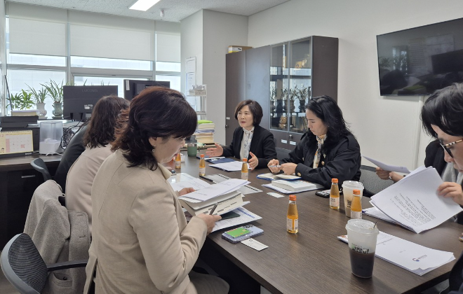 김 의원은 지난 3일 경기도 건강증진과와 정담회를 열고 사업 운영 현황과 현장의 애로사항을 논의했다. / 경기도의회