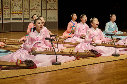 크라운해태제과 후원 전통음악 영재 정기공연 300회 도달