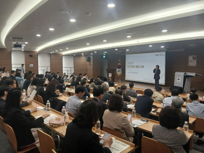 도교육청은 4월부터 6월까지 3개월간 학교 관리자 등을 대상으로 ‘맞춤형 중대재해 예방 교육’을 운영한다. / 경기도교육청