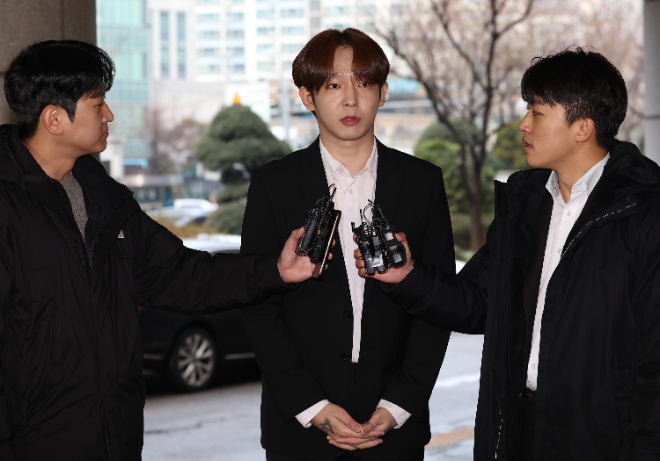 질문 답하는 남태현.(사진=연합뉴스)