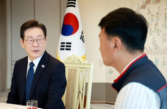 지난해 이재명 대통령 양대노총 초청 간담회(사진=연합뉴스)