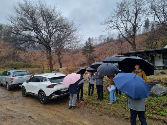 경기도는 지난 9일 도청에서 산림청과 민간 전문가가 참여한 가운데 가평군과 포천시를 대상으로 맞춤형 방제 컨설팅 회의를 개최했다. / 경기도