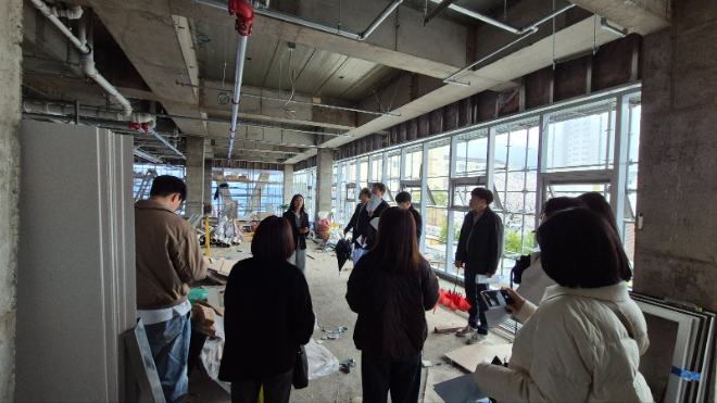 경기도는 지난 9일 가평군, 연천군, 포천시, 동두천시 등 도내 인구감소 및 관심지역과 함께 영월군을 방문해 지방소멸 대응 우수사례를 점검했다. / 경기도