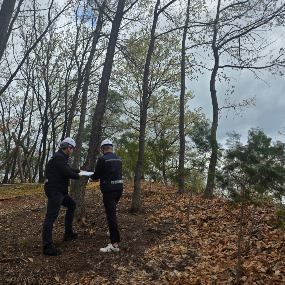 안전진단을 하고 있는 TS 직원의 모습.(사진=TS)