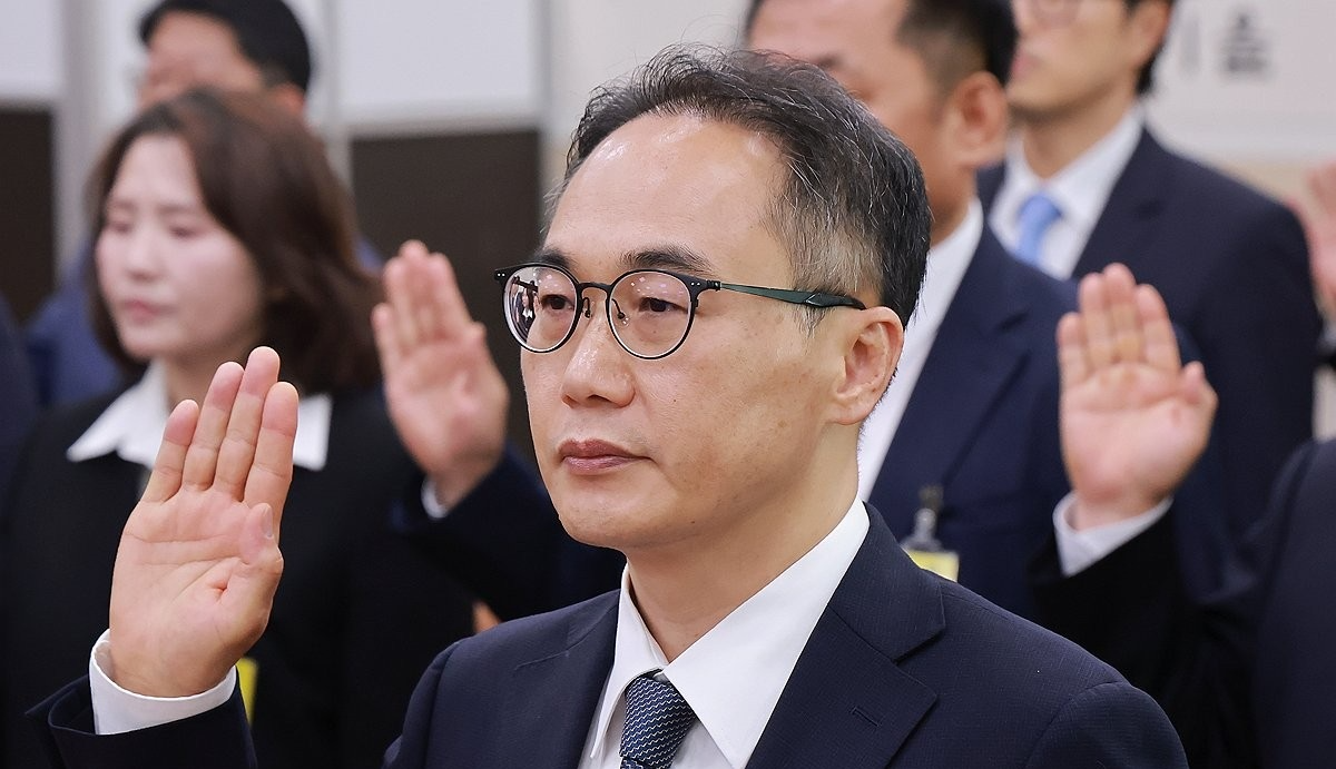 증인 선서하는 이원석 전 검찰총장(사진=연합뉴스)