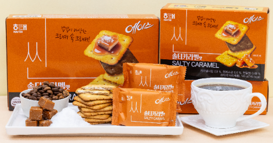 해태제과, 에이스 씬 두 번째 맛 ‘솔티카라멜’ 선보여…누적 판매 100억 돌파 기념