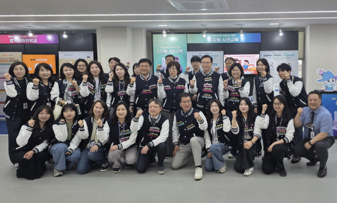 경기도의회 교육행정위원회 이애형 위원장이 조원청사 개관 행사에 참석해 경기교육의 새로운 출발을 축하했다. / 경기도의회