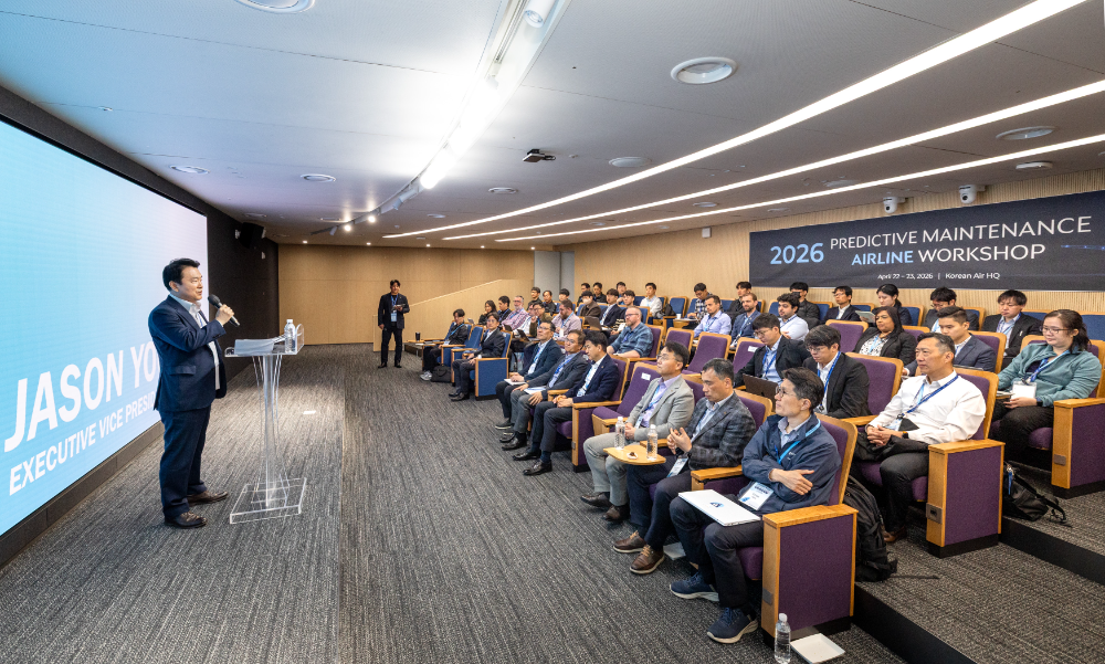 워크숍 시작에 앞서 기조연설을 하고있는 유종석 대한항공 안전보건 총괄 겸 오퍼레이션 부문 부사장(CSO)의 모습.(사진=대한항공)