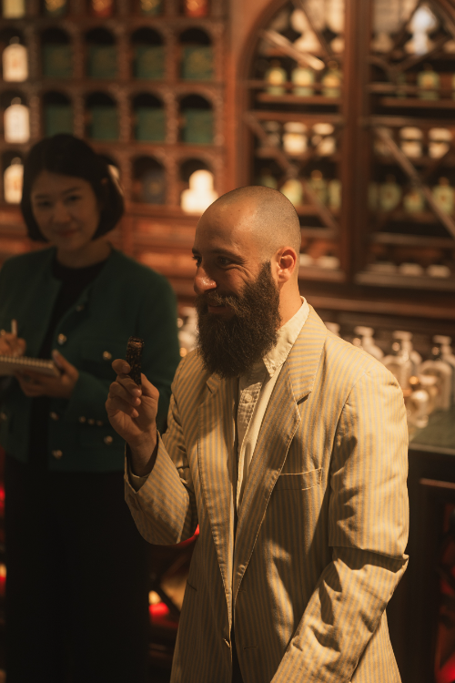 LF 오피신 유니버셀 불리, 아세테이트 소재 콤 70종 포함 헤어 카테고리 본격 전개