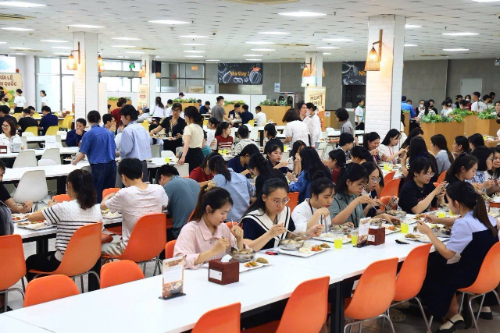 아워홈·aT, 베트남 한화비전 구내식당서 K-푸드 데이 진행