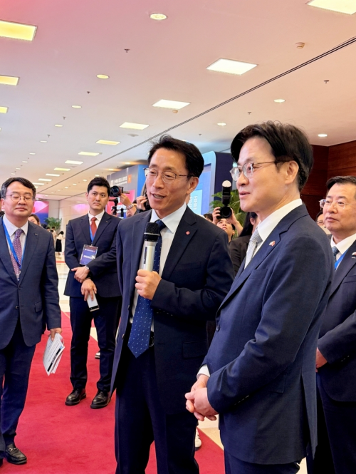 롯데홈쇼핑, 베트남 현지 라이브 커머스로 중소기업 제품 5만2천명 노출