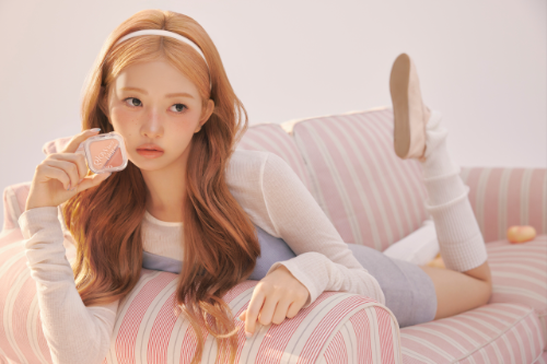 애경 루나, ‘글로우 레이어 블러 치크’ SS 뉴컬러 2종 선보여…파우더+글로우 밤 듀얼 제형