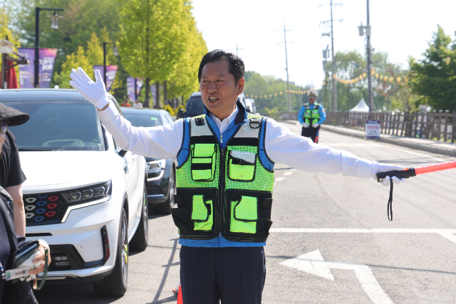 연천 구석기 축제 찾은 정청래 대표.(사진=연합뉴스)