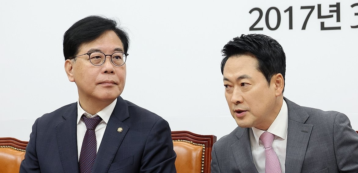 대화하는 장동혁·송언석(사진=연합뉴스)