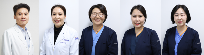 (좌측부터) 신경외과 김태곤 교수, 배은주 임상영양사, 강성숙, 장진영, 김미연 간호사