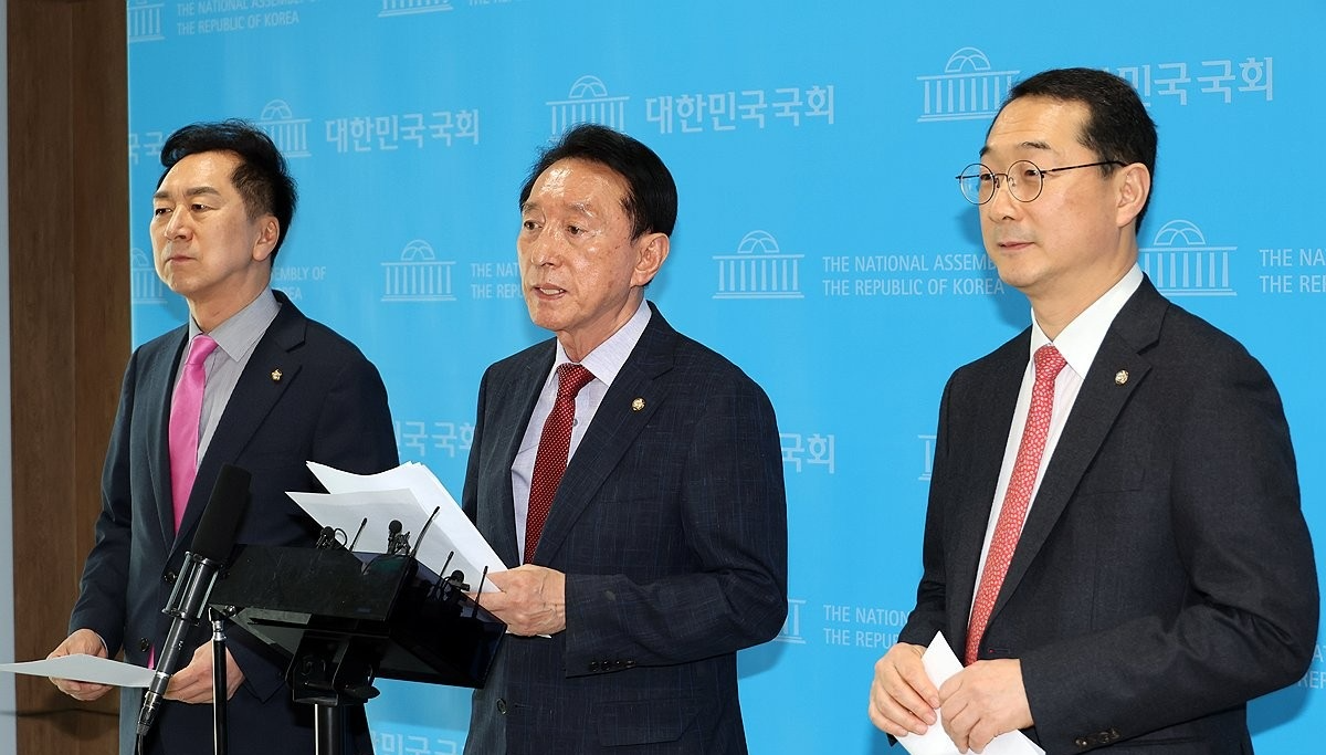 질문에 답하는 김석기 외교통일위원장(사진=연합뉴스)