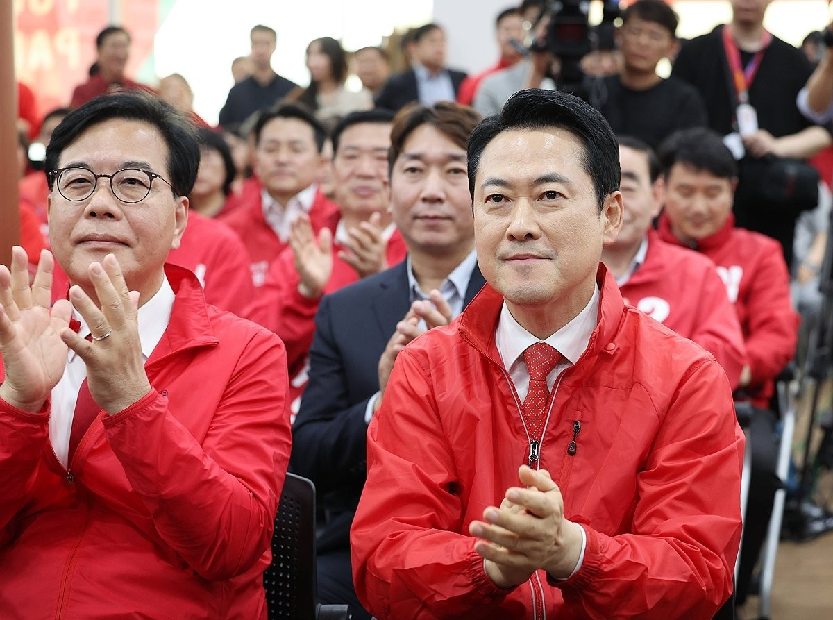 국민의힘 장동혁 대표(오른쪽)와 송언석 원내대표(사진=연합뉴스)