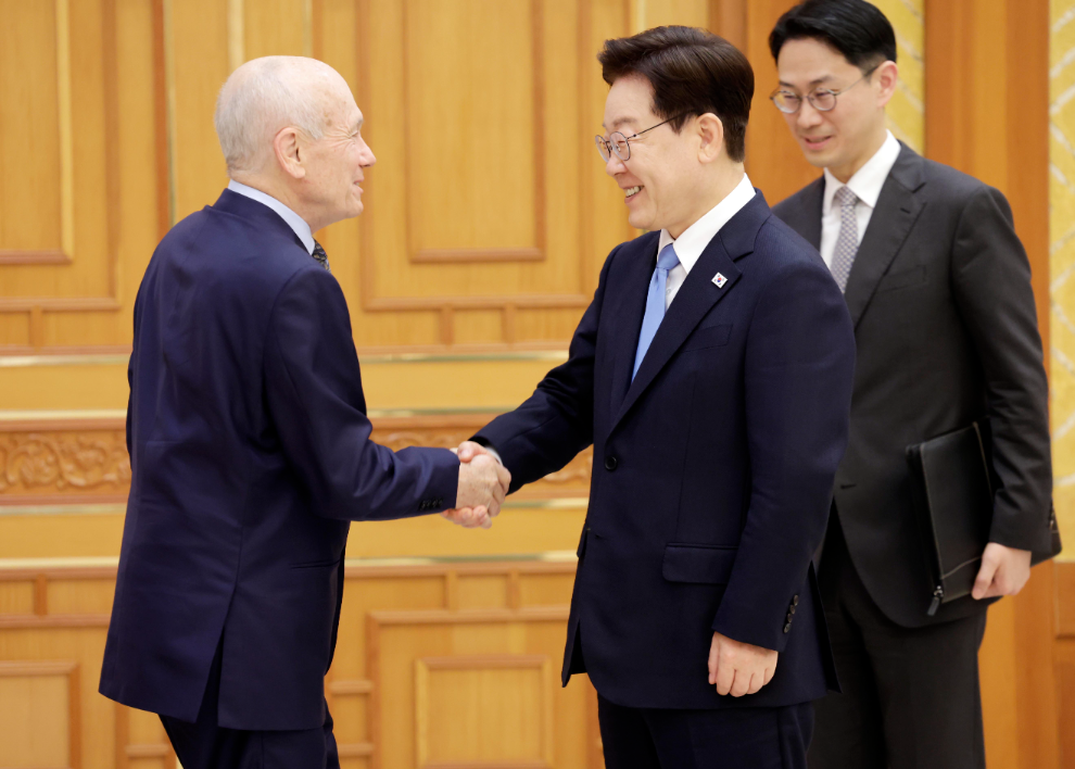 이재명 대통령, 노벨경제학상 하윗 교수 접견(사진=연합뉴스)