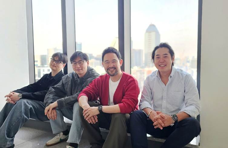 왼쪽부터 고무성 부사장, 최세윤 CTO, 윤거성 CEO, 조니 원 CCO. 사진=스마일게이트인베스트먼트