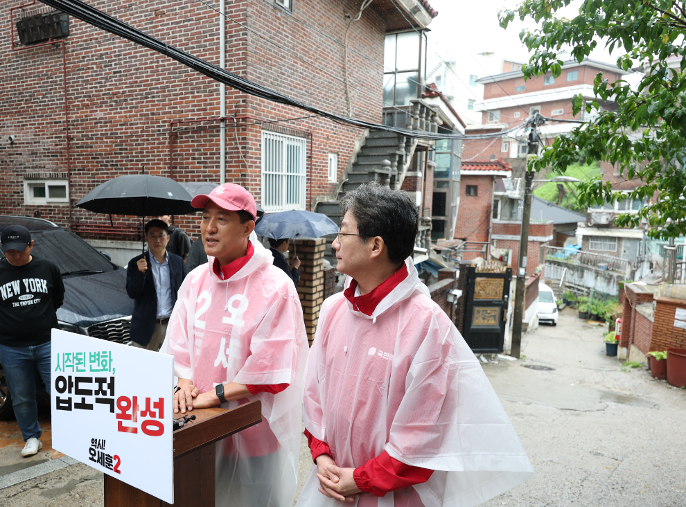 대시민 메시지 전하는 오세훈 후보(사진=연합뉴스)