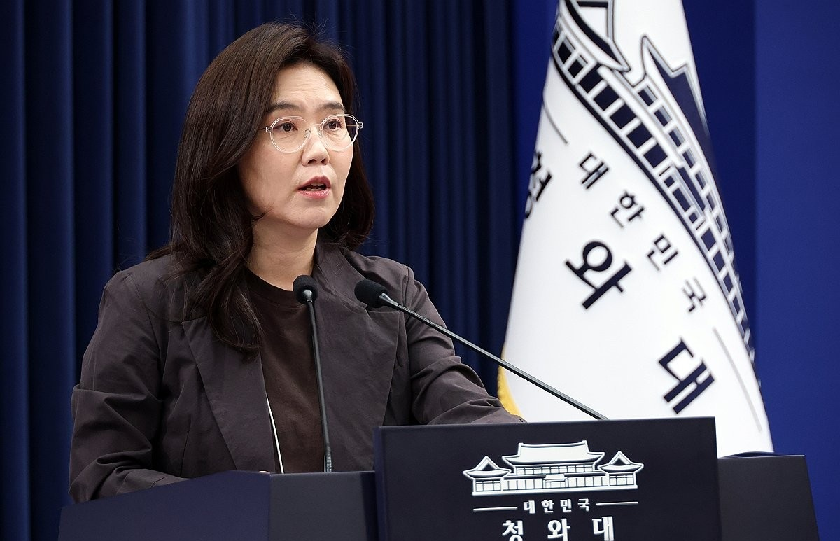 브리핑하는 강유정 수석대변인(사진=연합뉴스)
