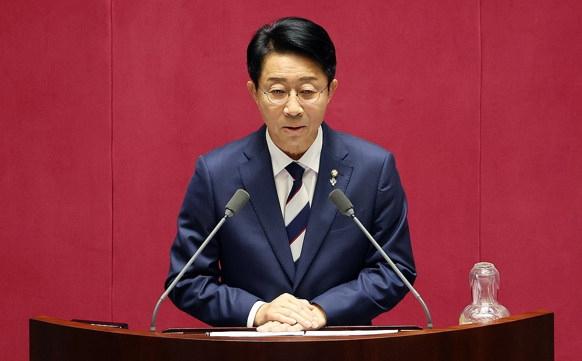 당선 인사하는 조정식 국회의장(사진=연합뉴스)