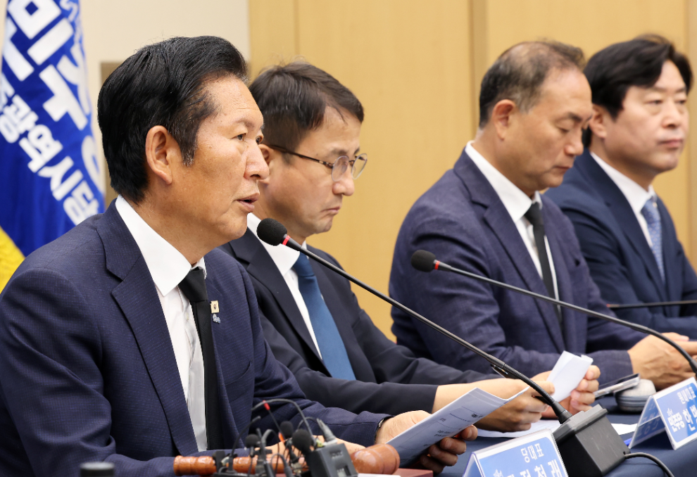 광주서 현장 최고위원회의 발언하는 정청래 대표(사진=연합뉴스)