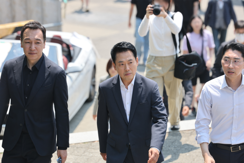 잠실 개표소 시위 현장 찾은 장동혁 대표(사진=연합뉴스)