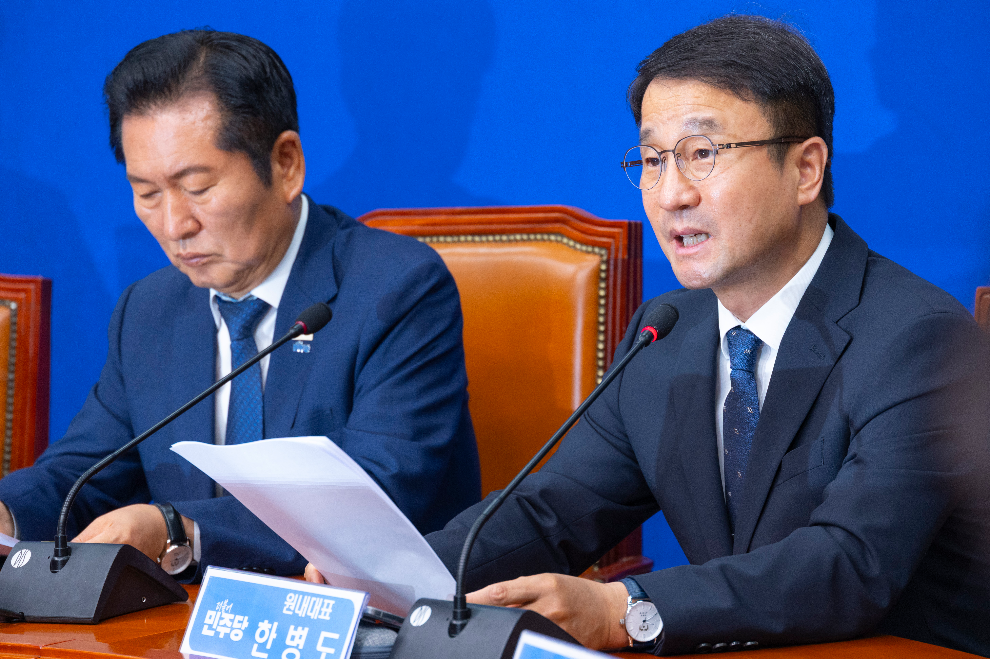 최고위원회의에서 발언하는 한병도 원내대표(사진=연합뉴스)