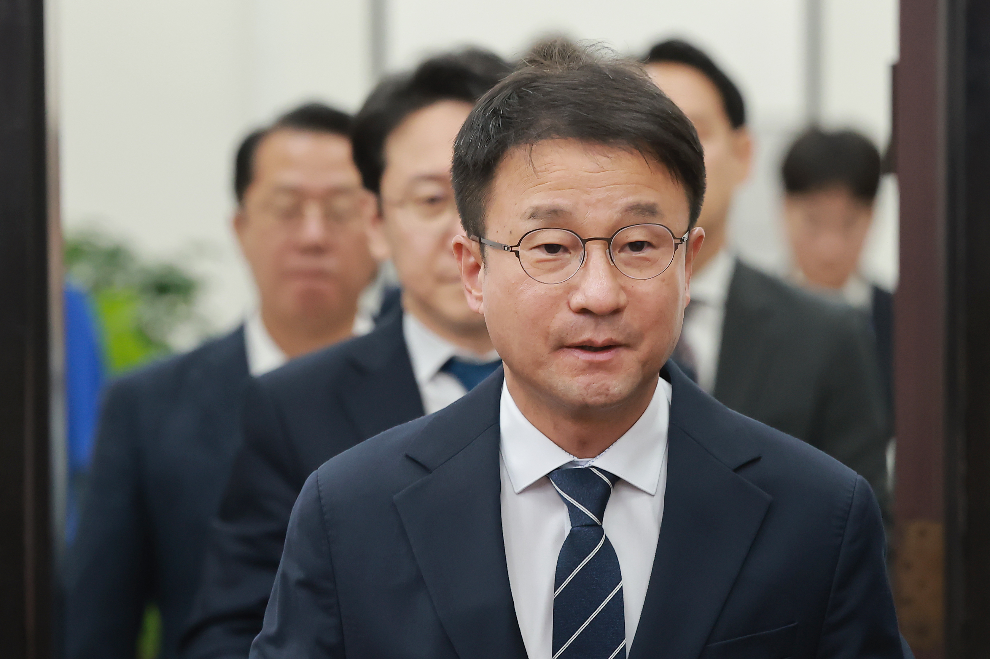 정책조정회의 참석하는 더불어민주당 한병도 원내대표(사진=연합뉴스)