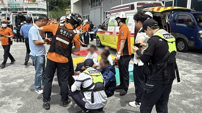 구조된 선원들.(사진제공=울산해경)