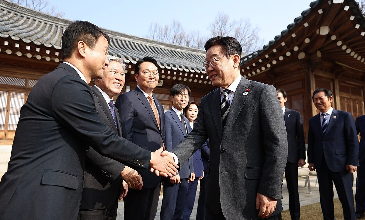 올해 1월 정당 지도부를 초청한 이재명 대통령(사진=연합뉴스)