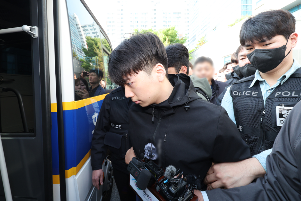 일반 살인죄로 검찰에 송치되는 '여고생 살해범' 장윤기.(사진=연합뉴스)