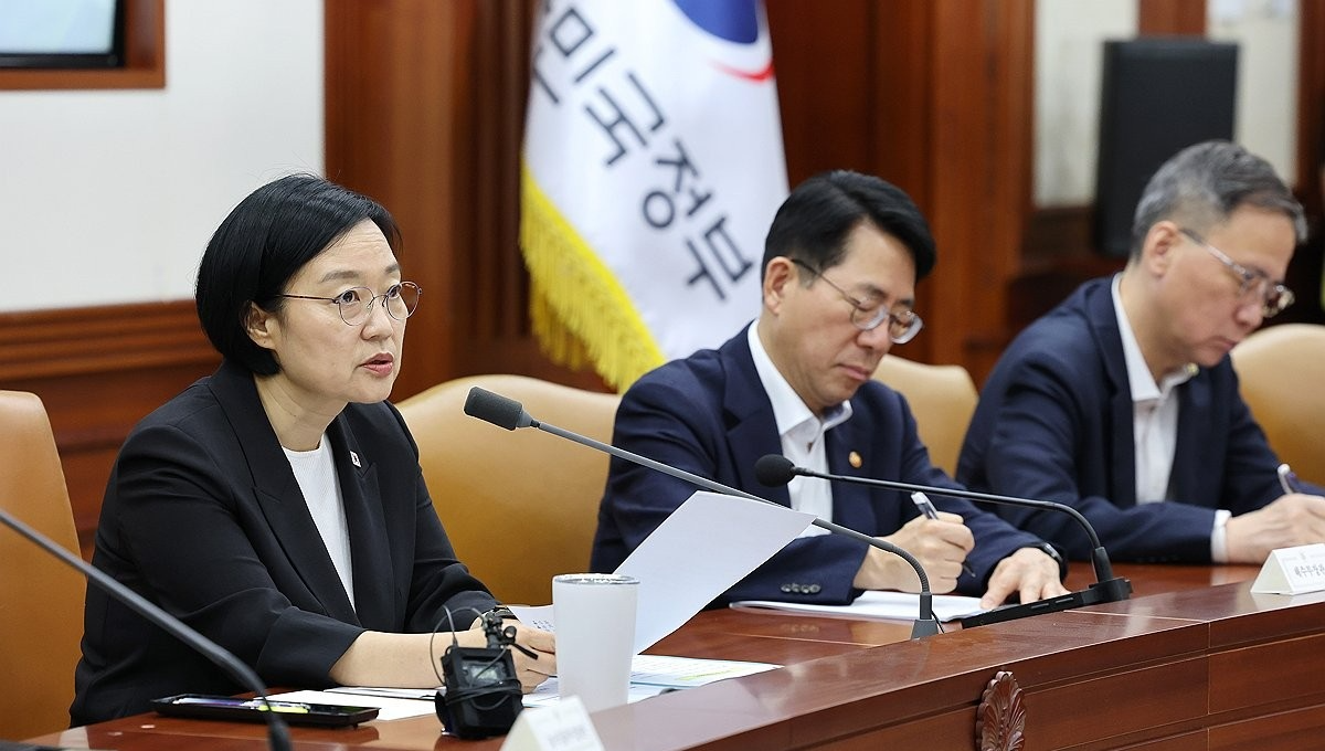 비상경제점검회의 주재하는 한성숙 총리(사진=연합뉴스)