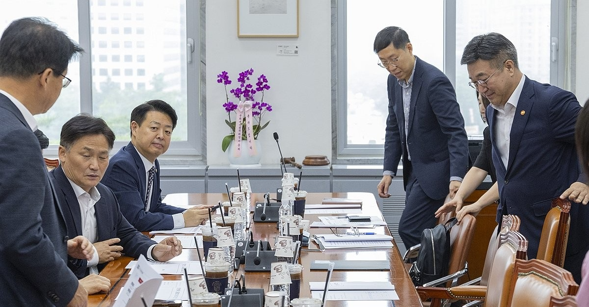 윤호중 행정안전부 장관, 국회 행안위 당정 협의회 참석(사진=연합뉴스)