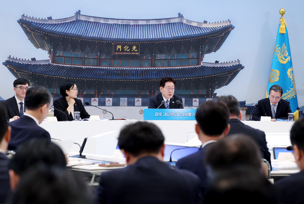 청와대에서 부처 업무보고 주재하는 이재명 대통령(사진=연합뉴스)