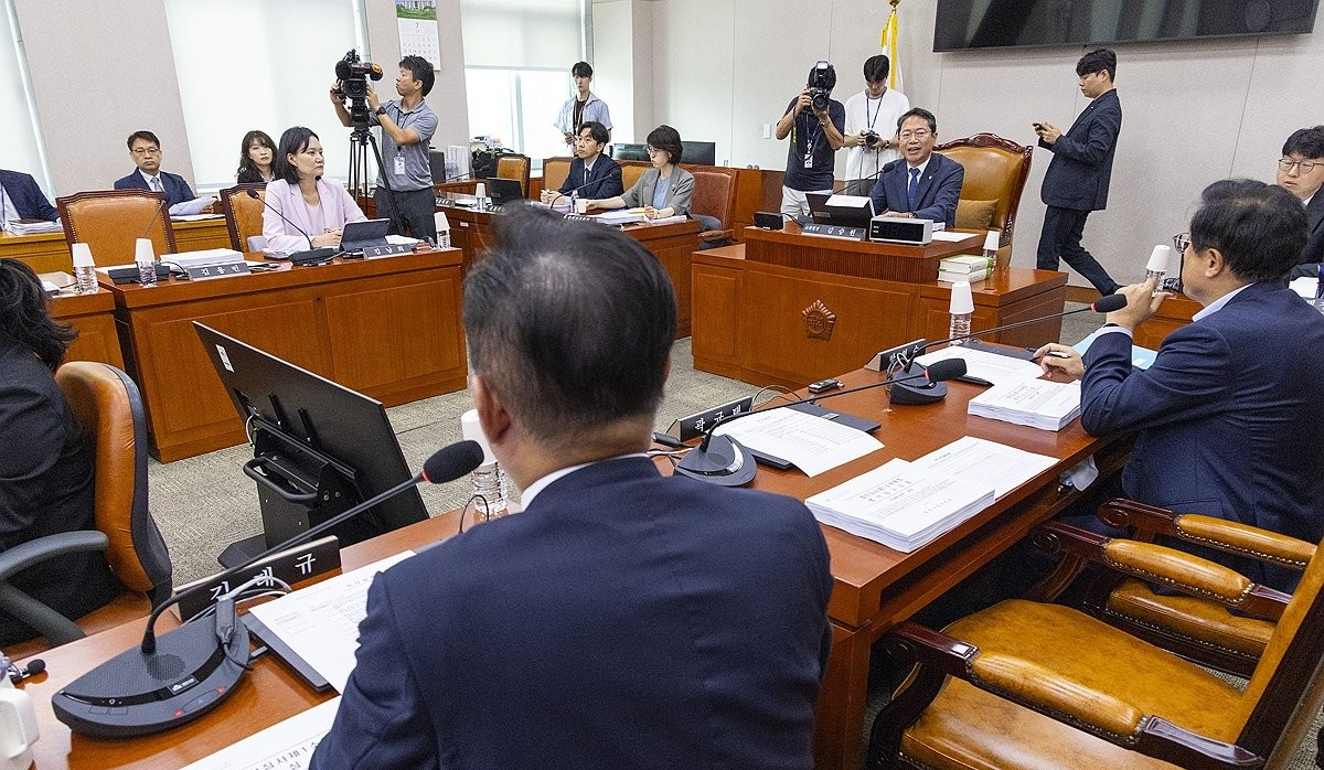 안건 순서 변경 국민의힘 항의에 답하는 김승원 법사위 제1소위 위원장(사진=연합뉴스)