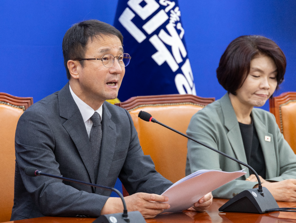 원내대책회의에서 발언하는 한병도 대표 직무대행(사진=연합뉴스)