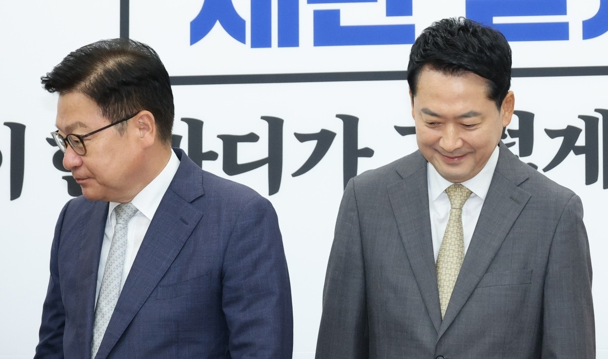 국민의힘 장동혁 대표(오른쪽)와 정점식 원내대표(사진=연합뉴스)