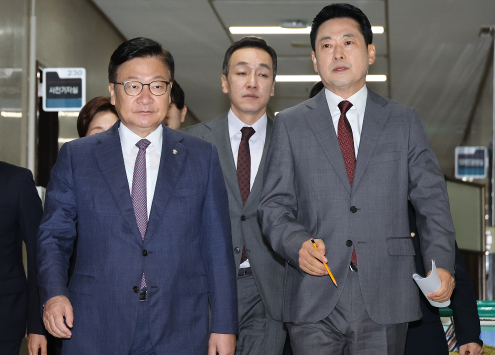 최고위원회의 입장하는 국민의힘 지도부(사진=연합뉴스)