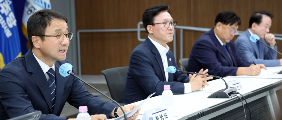 세종시청서 열린 최고위서 발언하는 한병도 원내대표(사진=연합뉴스)