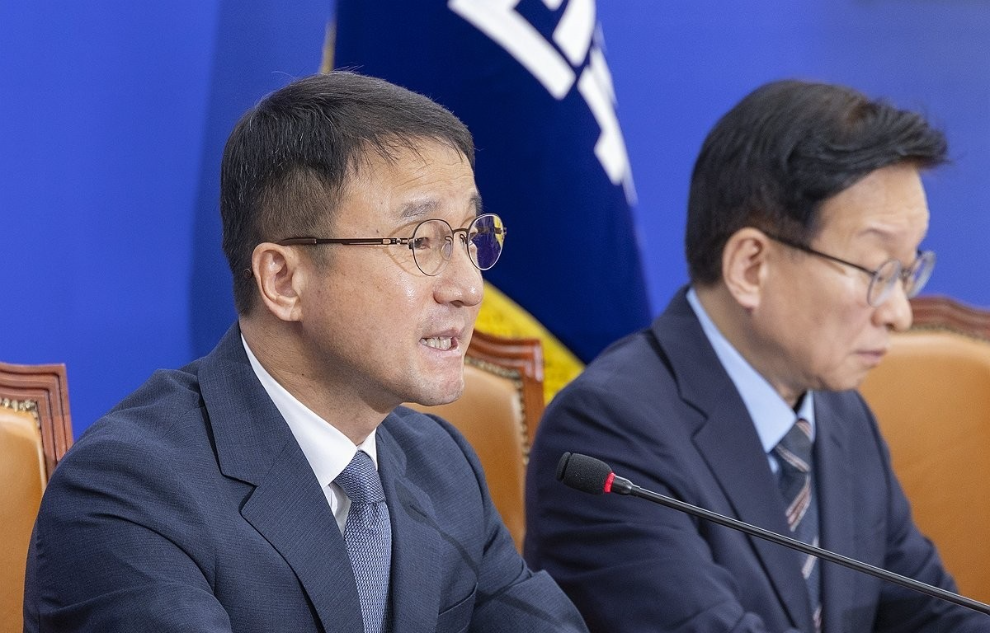 정책조정회의에서 발언하는 한병도 원내대표(사진=연합뉴스)
